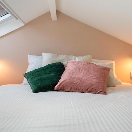 Luxury Fully Equipped Studio - Centrally Located Apartment Huizen Exterior photo