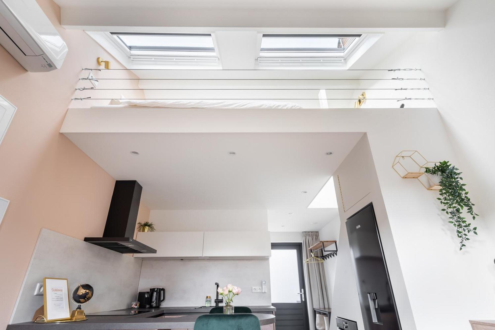 Luxury Fully Equipped Studio - Centrally Located Apartment Huizen Exterior photo
