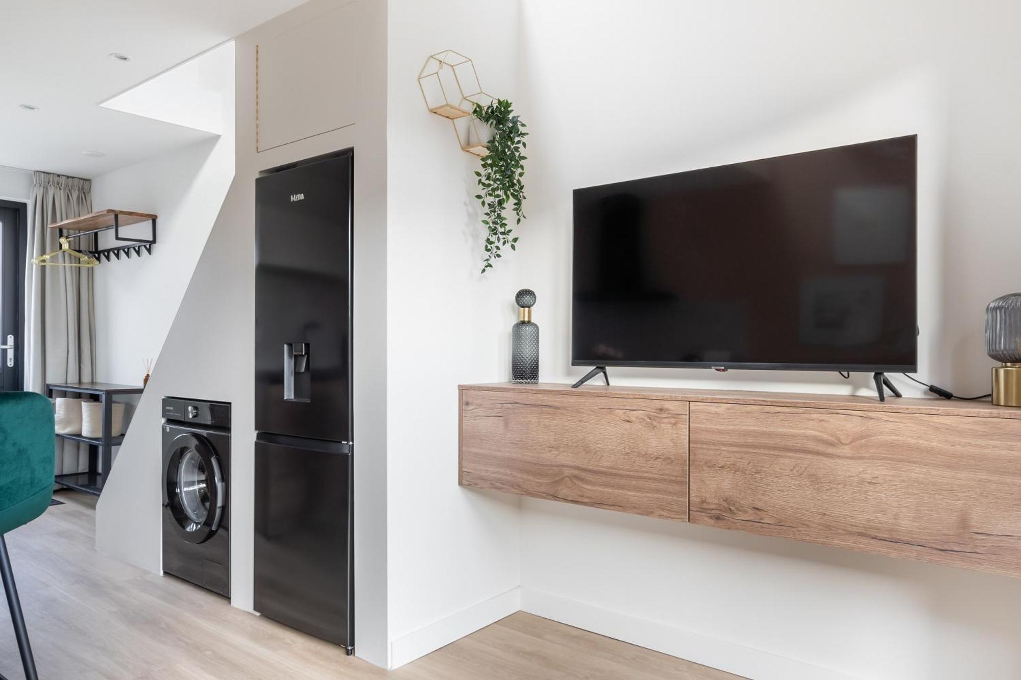 Luxury Fully Equipped Studio - Centrally Located Apartment Huizen Exterior photo