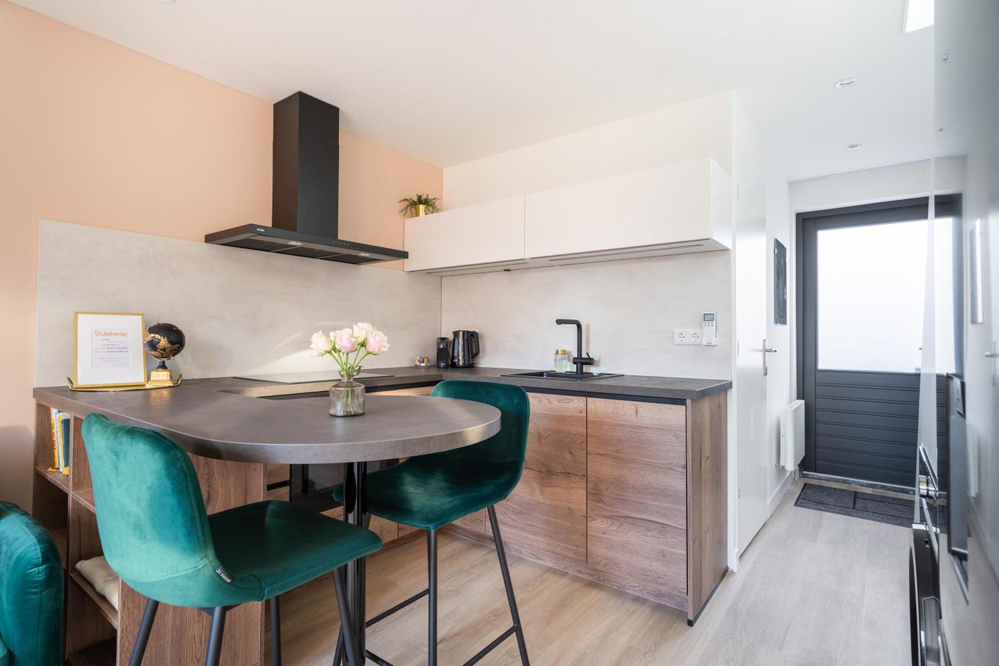 Luxury Fully Equipped Studio - Centrally Located Apartment Huizen Exterior photo