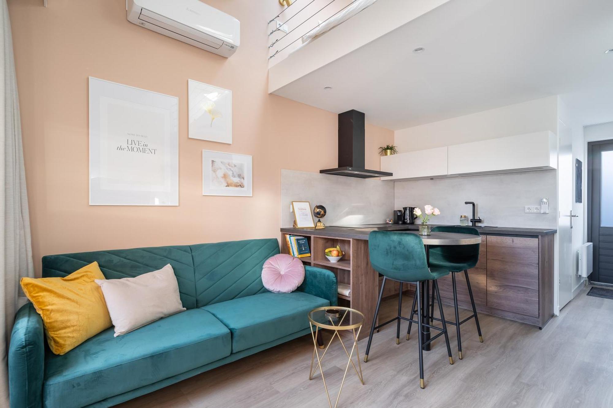 Luxury Fully Equipped Studio - Centrally Located Apartment Huizen Exterior photo